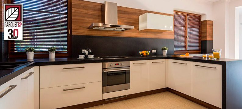 Painel de madeira para cozinha: Como manter limpo? - ParquetSP - Piso de madeira, escadas de madeira parquet, pisos de madeira, assoalho piso madeira, assoalho de madeira, rodapé de madeira, piso vinilico durafloor, piso de bambu, como instalar piso laminado, piso de taco, assoalhos de madeira, durafloor ritz, piso rustico, piso parquet, piso pronto, piso vinilico madeira, piso taco, rodape de madeira, rodapé mdf, piso em madeira, pisos madeira, piso vinilico tarkett, brise de madeira, piso laminado fotos, piso bambu, piso pronto de madeira, piso de bambu preço, pastilha de madeira, pronto piso, pronto piso, brises de madeira, deck para piscinas, revestimento de escada, taco palito, chao de madeira, piso de madeira de demolição, rodape mdf, piso madeira maciça, pisos em madeira, rodapés de madeira, pisos de madeiras, piso vinilico na parede, lambril de madeira, madeira para escada, asoalho, piso cumaru, pastilhas de madeira, fotos de piso laminado, piso madeirado, piso madeira de demolição, rodape madeira, piso ambienta, piso tarkett, assoalho madeira, pisos para escadas, piso para apartamento, piso de madeira ou porcelanato, durafloor vinilico, piso acustico, parquet piso, parquet piso, taco piso, madeira para piso, revestimentos para escadas, revestimentos de madeira, manta acustica para piso, piso laminado durafloor nature, piso pronto cumaru, madeira para assoalho, pisos para apartamento, fotos de piso, fotos de pisos laminados, vinilico durafloor, piso de parquet, pisos de madeira sp, parquet de madeira, assoalho de eucalipto, pisos de bambu, escada revestida de madeira, madeira piso, taco madeira.