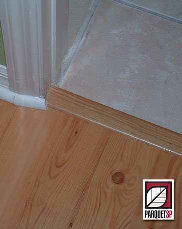 texto-vertical-o-que-e-o-acabamento-de-madeira-t-molding-ParquetSP