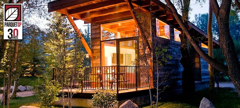 Casa com estilo tropical Por ParquetSP