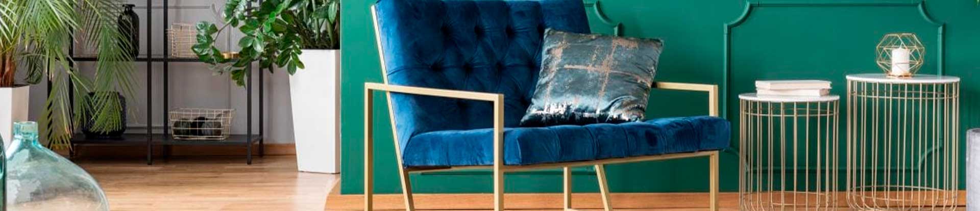 A imagem mostra um cômodo com decoração estilo Urban Jungle.